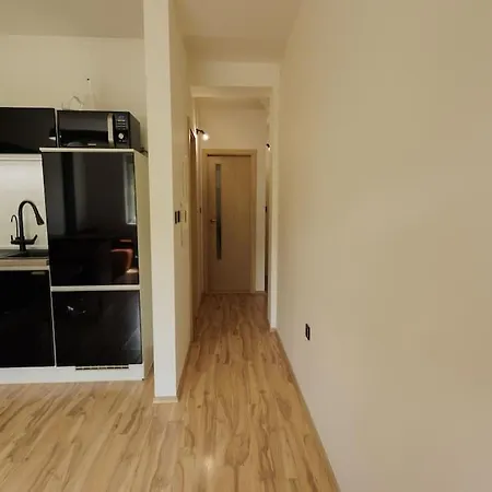 Moderný S Vlastným Parkovaním V Blízkosti Prírody Apartamento