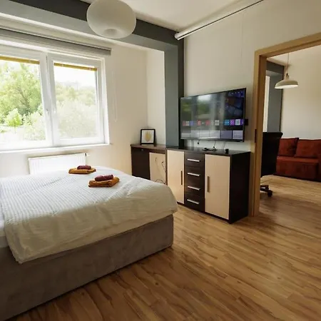 Moderný S Vlastným Parkovaním V Blízkosti Prírody *