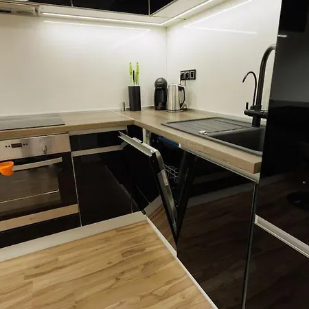 Moderný S Vlastným Parkovaním V Blízkosti Prírody * Žilina