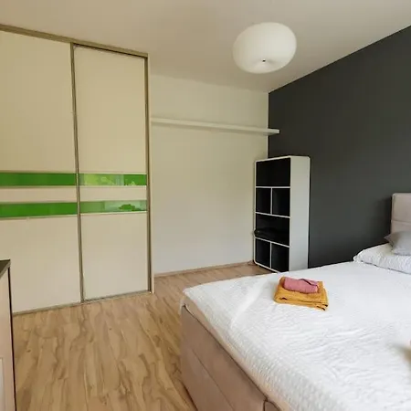 Moderný S Vlastným Parkovaním V Blízkosti Prírody *