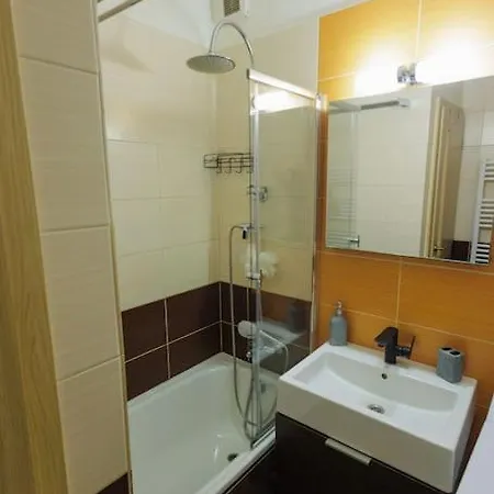 Moderný S Vlastným Parkovaním V Blízkosti Prírody Žilina