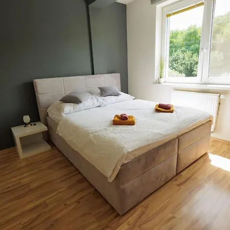 Moderný S Vlastným Parkovaním V Blízkosti Prírody * Žilina